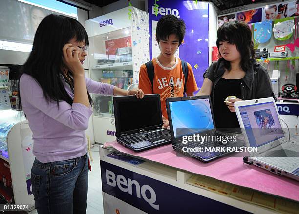 Chinese Computer Store 286 Ben Ralston Photos & High Res Pictures - Getty Images