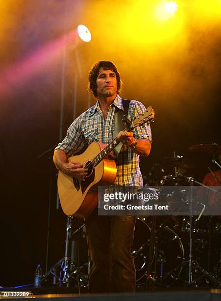 Pete Murray performs live on day 3 of the 39th Pinkpop Festival on June 1, 2008 in Landgraaf, Netherlands.