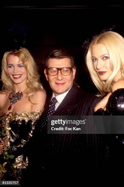 Claudia Schiffer, Yves Saint Laurent and Karen Mulder attend the Miro Exhibition at the Pompidou Center Museum on January 15, 2000 in Paris France.