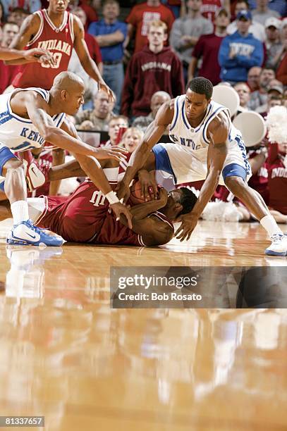 Coll, Basketball: Kentucky's Keith Bogans and Cliff Hawkins in action vs Indiana's Bracey Wright , Louisville, KY