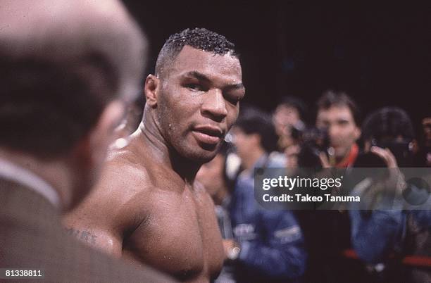 Boxing: WBC/WBA/IBF Heavyweight Title, Closeup of Mike Tyson after losing fight vs James Buster Douglas at Tokyo Dome, Swollen eye, injury, Tokyo,...