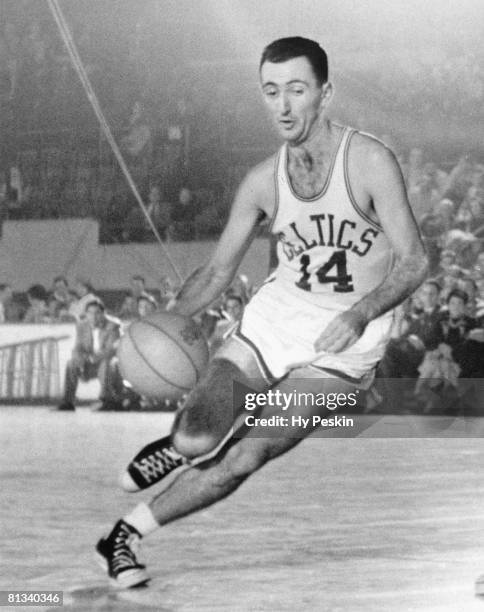 Basketball: Closeup of Boston Celtics Bob Cousy in action vs Fort Wayne Pistons, Boston, MA