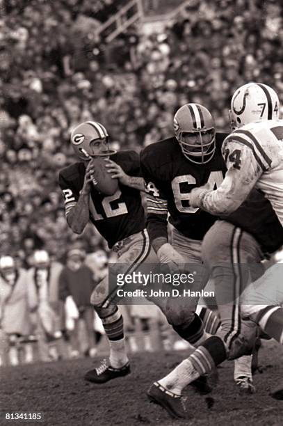 Football: Green Bay Packers Jerry Kramer in action during block for QB Zeke Bratkowski vs Baltimore Colts, Green Bay, WI 12/7/1968