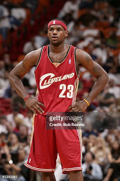 Basketball: Cleveland Cavaliers LeBron James before game vs Miami Heat, Miami, FL