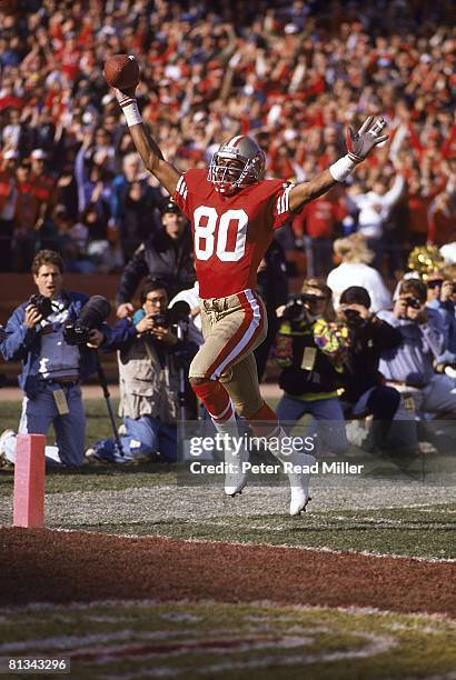 Football: NFC Playoffs, San Francisco 49ers Jerry Rice victorious after scoring touchdown vs Minnesota Vikings, San Francisco, CA 1/6/1990