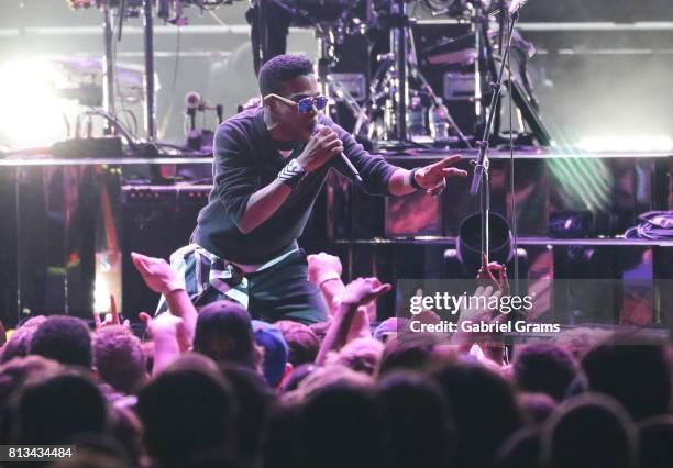 Peven Everett performs on stage at Huntington Bank Pavilion at Northerly Island on July 8, 2017 in Chicago, Illinois.