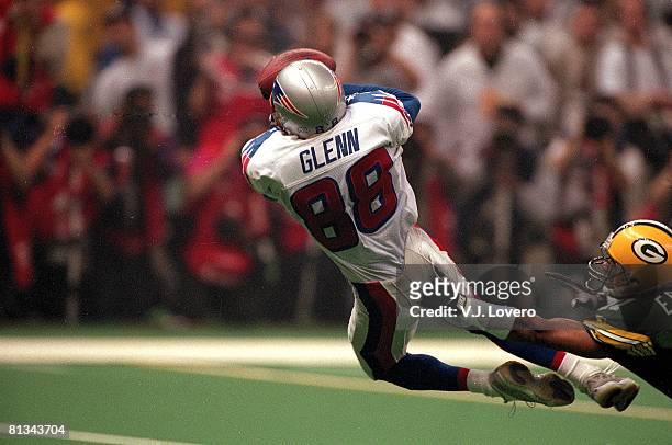 Football: Super Bowl XXXI, New England Patriots Terry Glenn in action, making catch vs Green Bay Packers, New Orleans, LA 1/26/1997