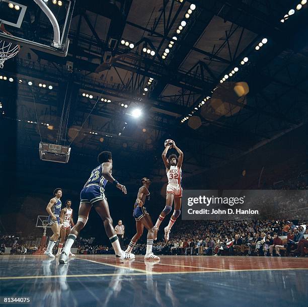 Basketball: New York Nets Julius Dr, J Erving in action, taking shot vs Carolina Cougars, Uniondale, NY 12/2/1973
