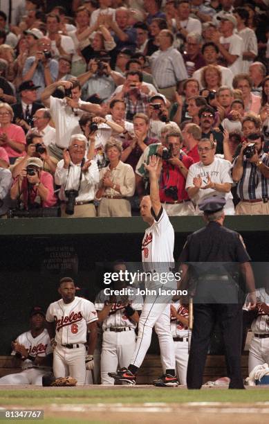 Cal Ripken 2130 92 Number 2130 Stock Photos, High-Res Pictures, and Images - Getty Images