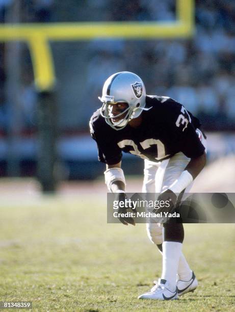 Los Angeles Raiders defensive back Lester Hayes lines up during a 7-13 loss to the Pittsburgh Steelers on December 16 at the Los Angeles Memorial...