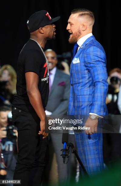 Floyd Mayweather Jr. v Conor McGregor World Press Tour - Toronto, Foto jornalística