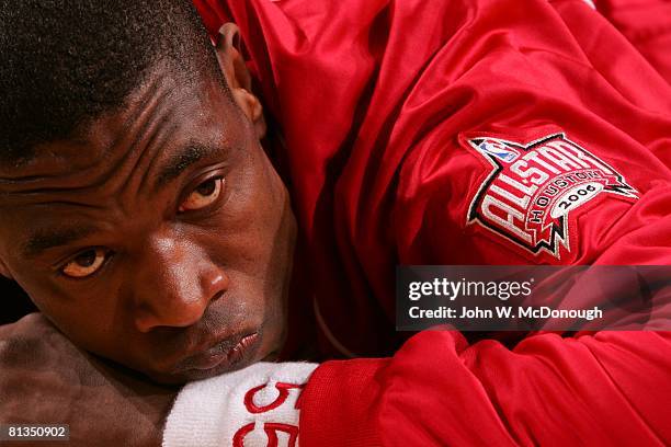 Mutombo Rockets 2,011 Dikembe Mutombo Rockets Stock Photos, High-Res Pictures, and ...