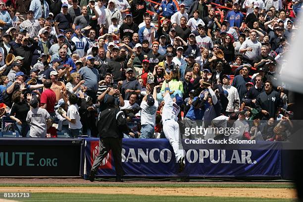Baseball: New York Mets David Wright in action, fielding catch vs New York Yankees, View of fans, Flushing, NY 5/22/2005