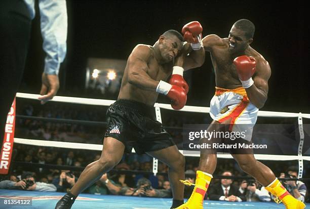 Boxer Donovan Razor Rudd Tyson Versus Ruddock Photos and Premium High Res Pictures - Getty Images