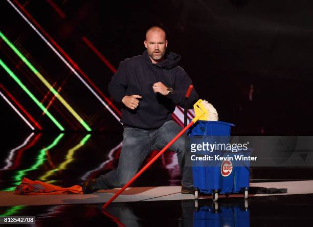 Player David Ross accepts the Best Moment award on behalf of the 2016 World Series champion Chicago Cubs onstage at The 2017 ESPYS at Microsoft...