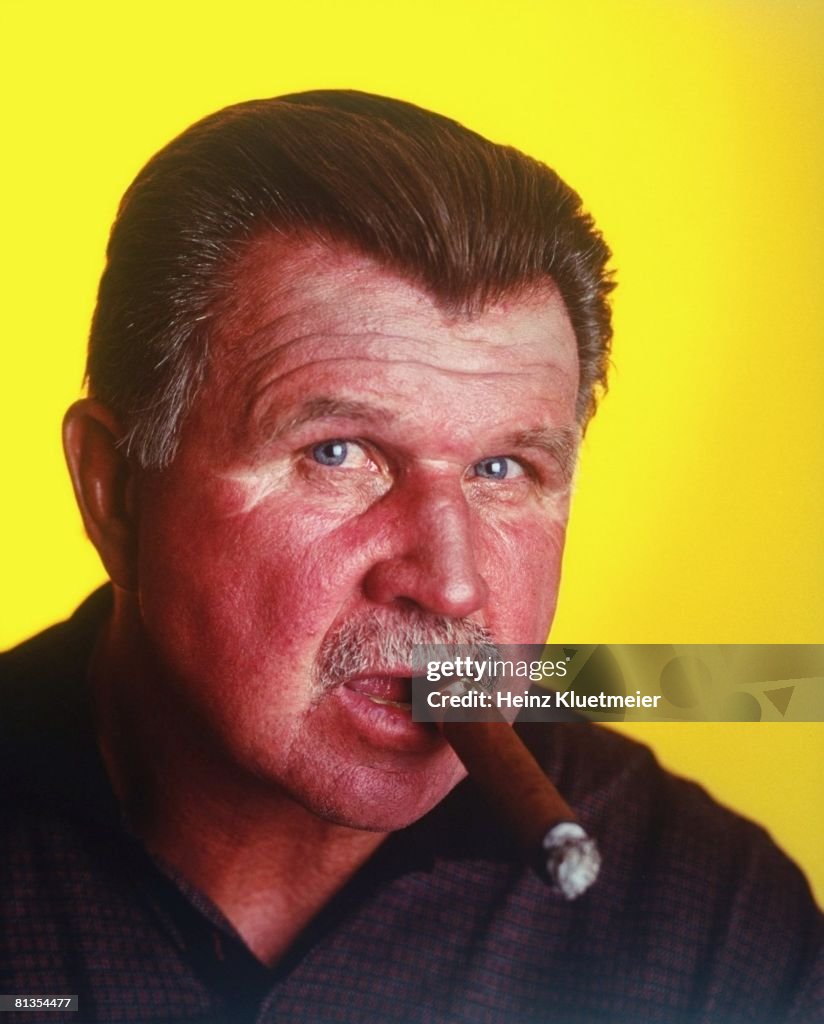 Closeup portrait of New Orleans Saints coach Mike Ditka smoking News  Photo - Getty Images