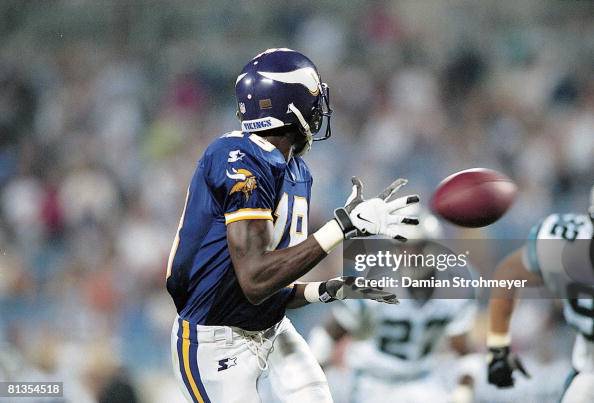 Vs Randy Moss Minnesota Vikings Randy Moss in action, making catch vs Carolina ...