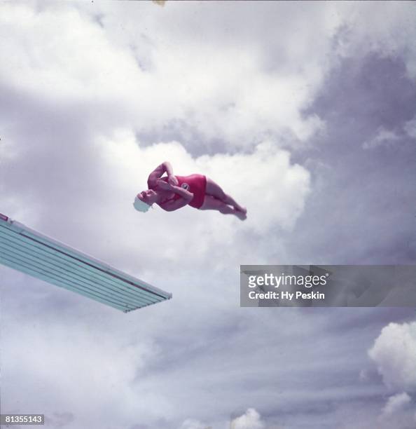 Diving: Pat McCormick in action, Palm Springs, FL 11/4/1954