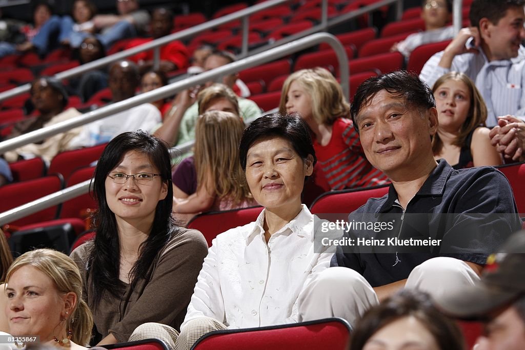 Yao Ming Ruth Riley View of family of Houston Rockets Yao Ming, Wife Ye Li, father Fang ...