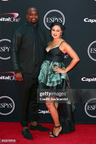 Player Datone Jones and Lauren Jones arrive at the 2017 ESPYS at Microsoft Theater on July 12, 2017 in Los Angeles, California.