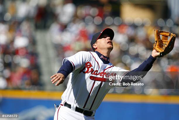 Baseball: Atlanta Braves Chipper Jones in action, fielding vs New York Mets, Atlanta, GA 4/7/2007