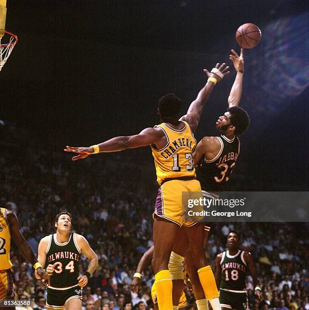 Basketball: NBA Playoffs, Milwaukee Bucks Kareem Abdul-Jabbar in action vs Los Angeles Lakers Wilt Chamberlain , Inglewood, CA 4/14/1971--4/16/1971