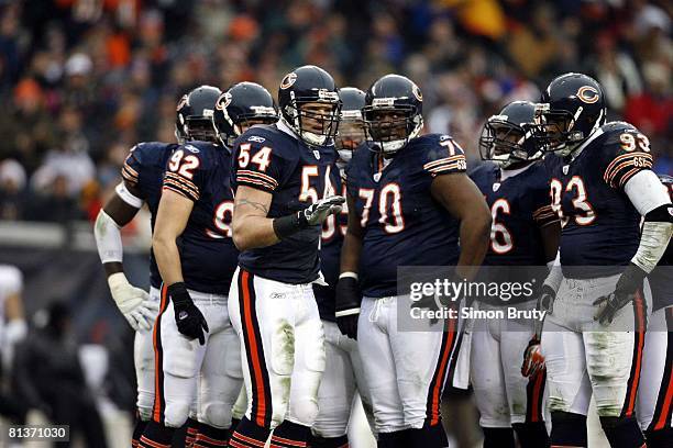 Football: NFC Playoffs, Chicago Bears Brian Urlacher and Alfonso Boone on field during game vs New Orleans Saints, Chicago, IL 1/21/2007