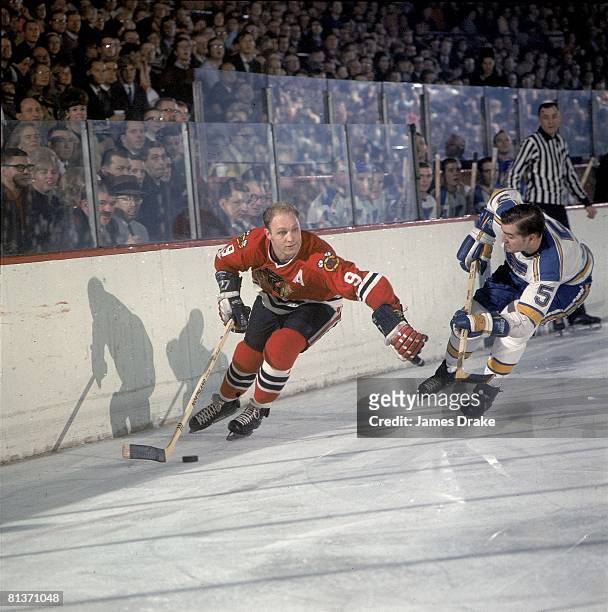 Hockey: Chicago Blackhawks Bobby Hull in action vs St, Louis Blues, Chicago, IL 1/15/1968