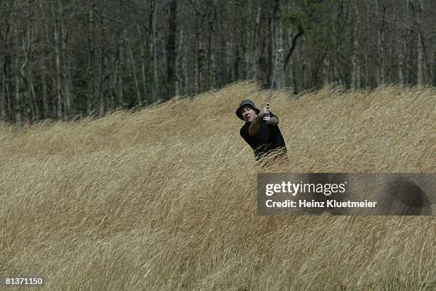 Golf: Circus clown David Larible in action from rough, Philadelphia, PA 4/20/2004