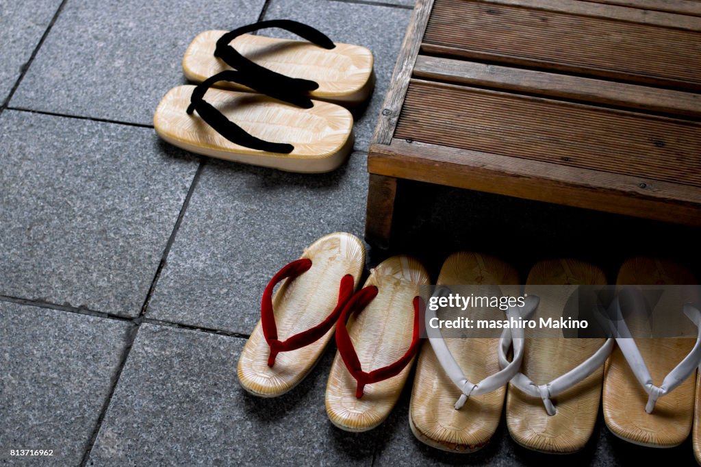 Zori, Traditional Sandals