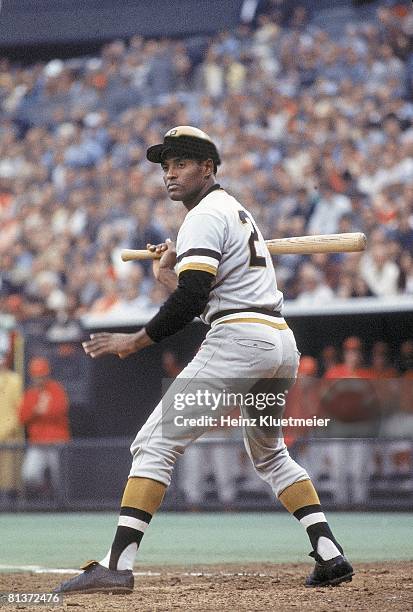 Baseball: NL playoffs, Pittsburgh Pirates Roberto Clemente in action vs Cincinnati Reds, Cincinnati, OH 10/1/1972