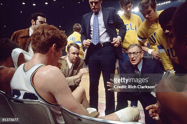 College, Basketball: NCAA finals, UCLA coach John Wooden talks to Bill Walton during game vs Florida State, Los Angeles, CA 3/25/1972
