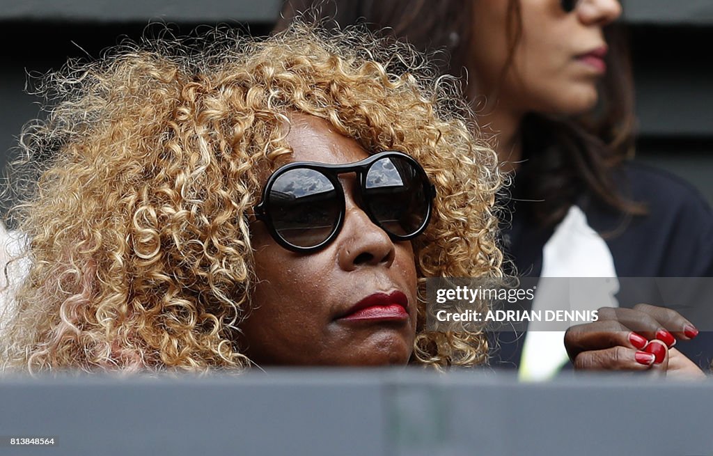 US tennis coach Oracene Price, the mother of Venus Williams, watches(04)