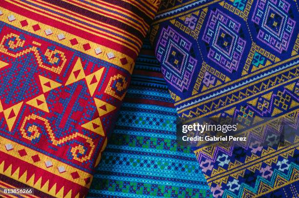 thai textiles from chiang mai - cultura orientale photos et images de collection