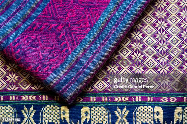 thai textiles from chiang mai - cultura orientale photos et images de collection