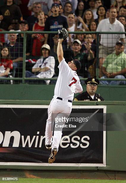 Drew of the Boston Red Sox jumps up and makes the catch for the final out of the fifth inning against the Tampa Bay Rays on June 3, 2008 at Fenway...