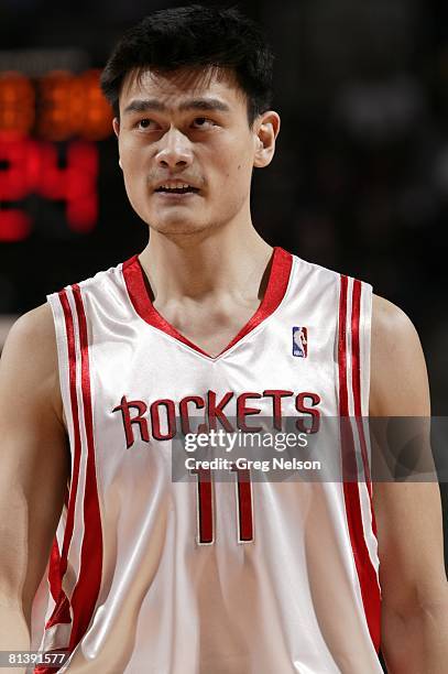Houston Rockets 2004 367 Yao Ming Chicago Stock Photos, High-Res Pictures, and Images ...
