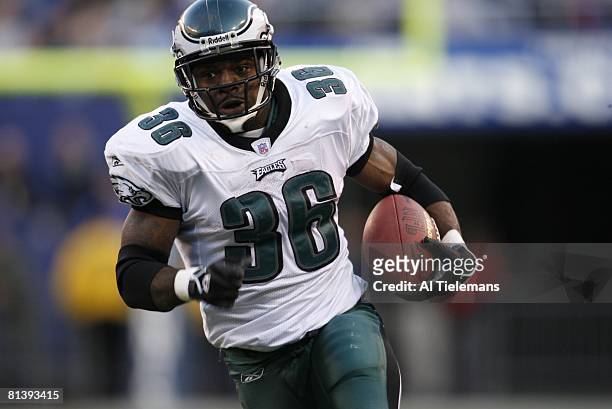 Football: Closeup of Philadelphia Eagles Brian Westbrook in action, rushing vs New York Giants, East Rutherford, NJ