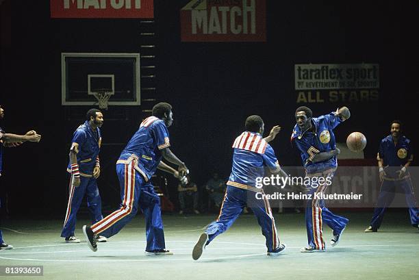 Basketball: Harlem Globetrotters Meadowlark Lemon in action before game, Paris, FRA 6/29/1978
