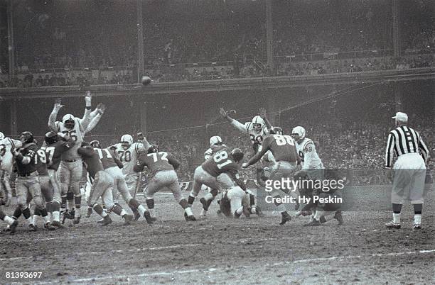 Football: NFL Championship, New York Giants Pat Summerall in action, making field goal kick vs Baltimore Colts, Bronx, NY