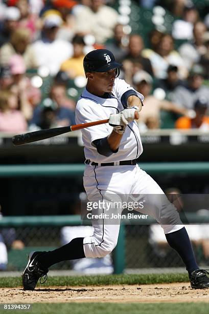 Baseball: Detroit Tigers Chris Shelton in action, at bat vs Cleveland Indians, Detroit, MI 4/15/2006