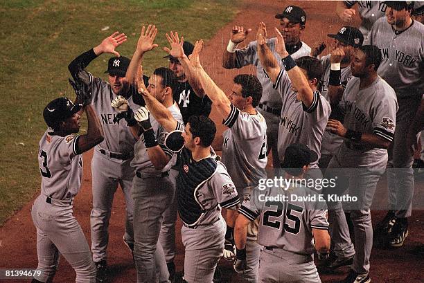 2001 World 107 2001 World Series Sports Illustrated Photos & High Res Pictures ...