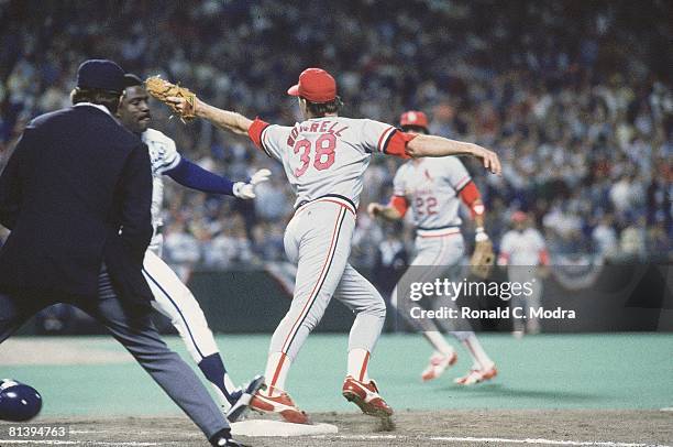 Baseball: World Series, Kansas City Royals Jorge Orta in action, running bases vs St, Louis Cardinals Todd Worrell , Game 6, Kansas City, MO