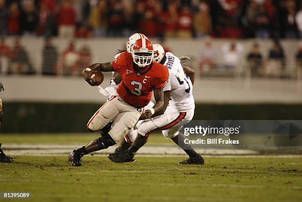 College Football: Georgia QB D,J, Shockley in action, scrambling vs Auburn, Athens, GA