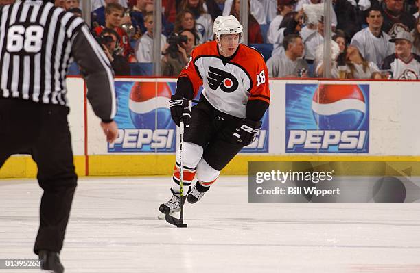 Hockey: NHL Playoffs, Philadelphia Flyers Mike Richards in action vs Buffalo Sabres, Game 1, Buffalo, NY 4/22/2006