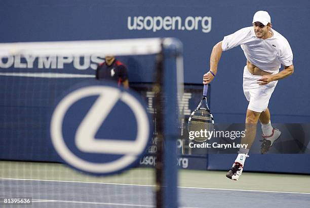 Andy Roderick Serving 2,600 Andy Roddick Serve Stock Photos, High-Res Pictures, and Images ...