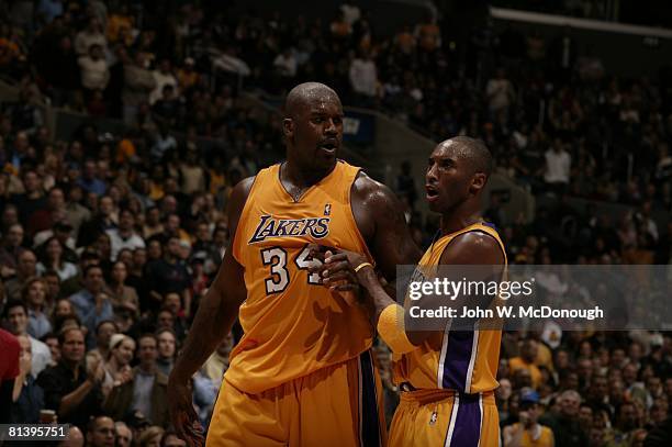 Basketball: Closeup of Los Angeles Lakers Kobe Bryant and Shaquille O'Neal during game vs Dallas Mavericks, Los Angeles, CA