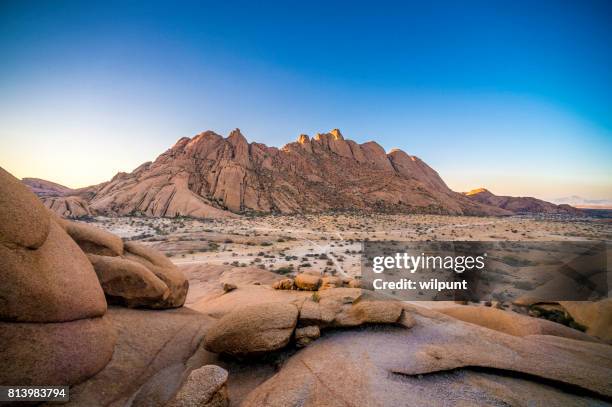 high angle view of pontok peaks spitzkoppe - spitzkoppe stock pictures, royalty-free photos & images