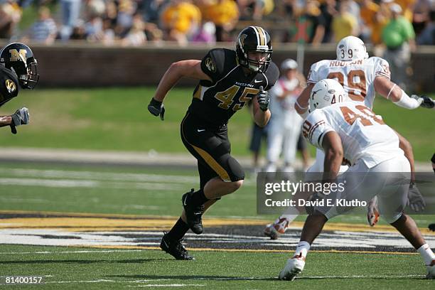 College Football: Missouri Chase Coffman in action vs Texas, Columbia, MO 10/1/2005