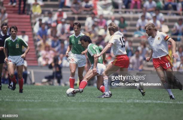 Soccer: World Cup, MEX Hugo Sanchez in action vs Belgium, MEX 6/3/1986